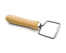 Kederbürste mit Nylondraht und Holzgriff